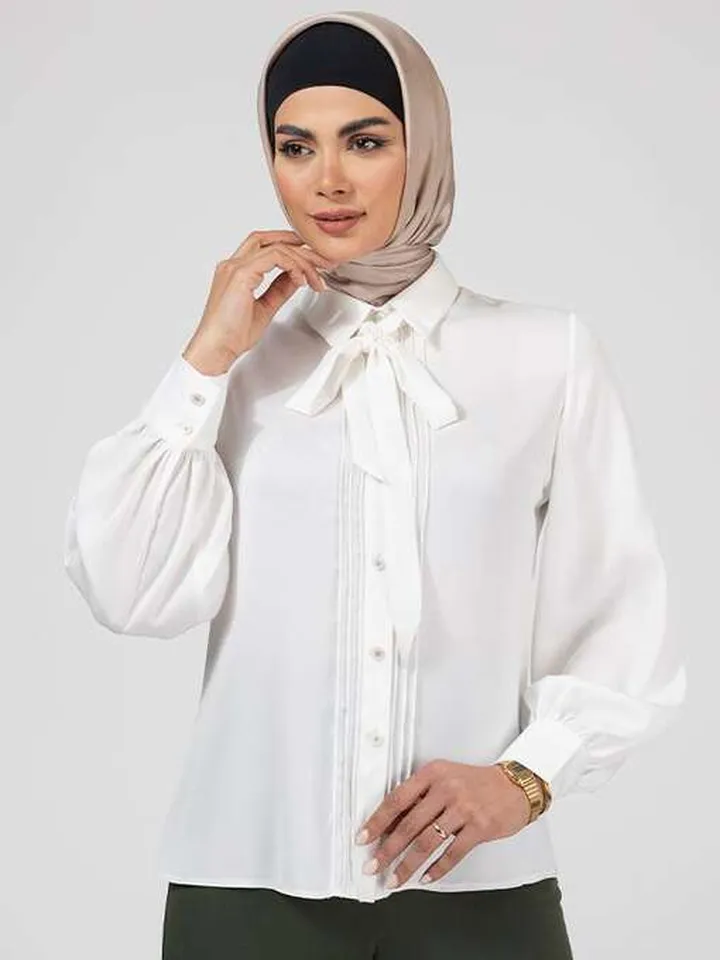 شومیز زنانه کرپ حریر یقه کرواتی نواز دوزی شده کلاسیک فرحناز سفید