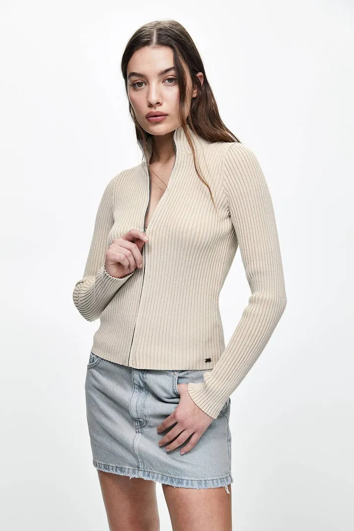 <span class="text-styled__StyledSpan-sc-d280c10c-1 dvOaRP">Pull & Bear< span>ژاکت کش باف پشمی افکت محو شده