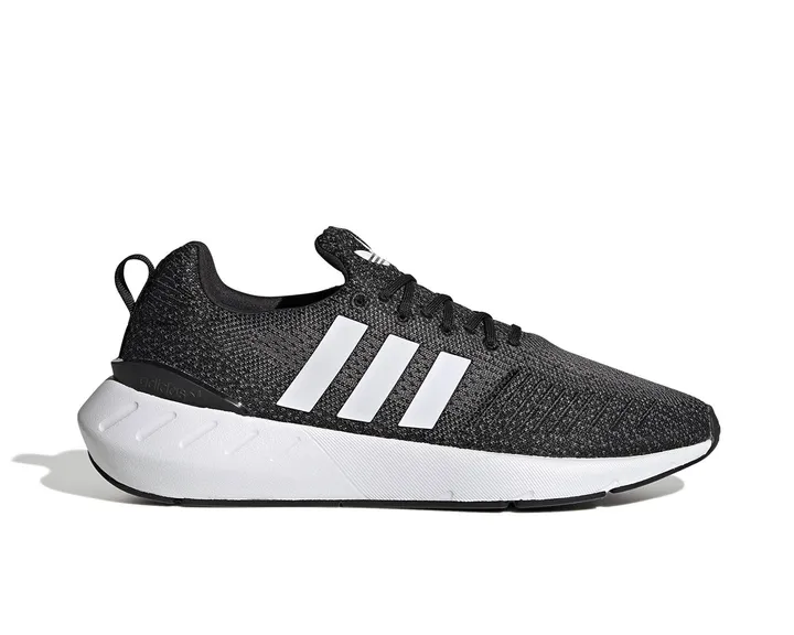 <span class="text-styled__StyledSpan-sc-d280c10c-1 dvOaRP">Adidas< span>کفش دویدن Swift Run 22