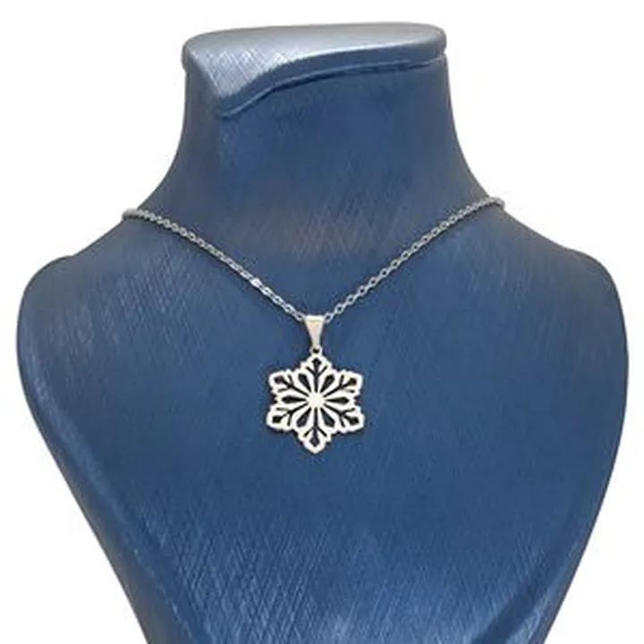 گردنبند نقره زنانه مدل دانه برف