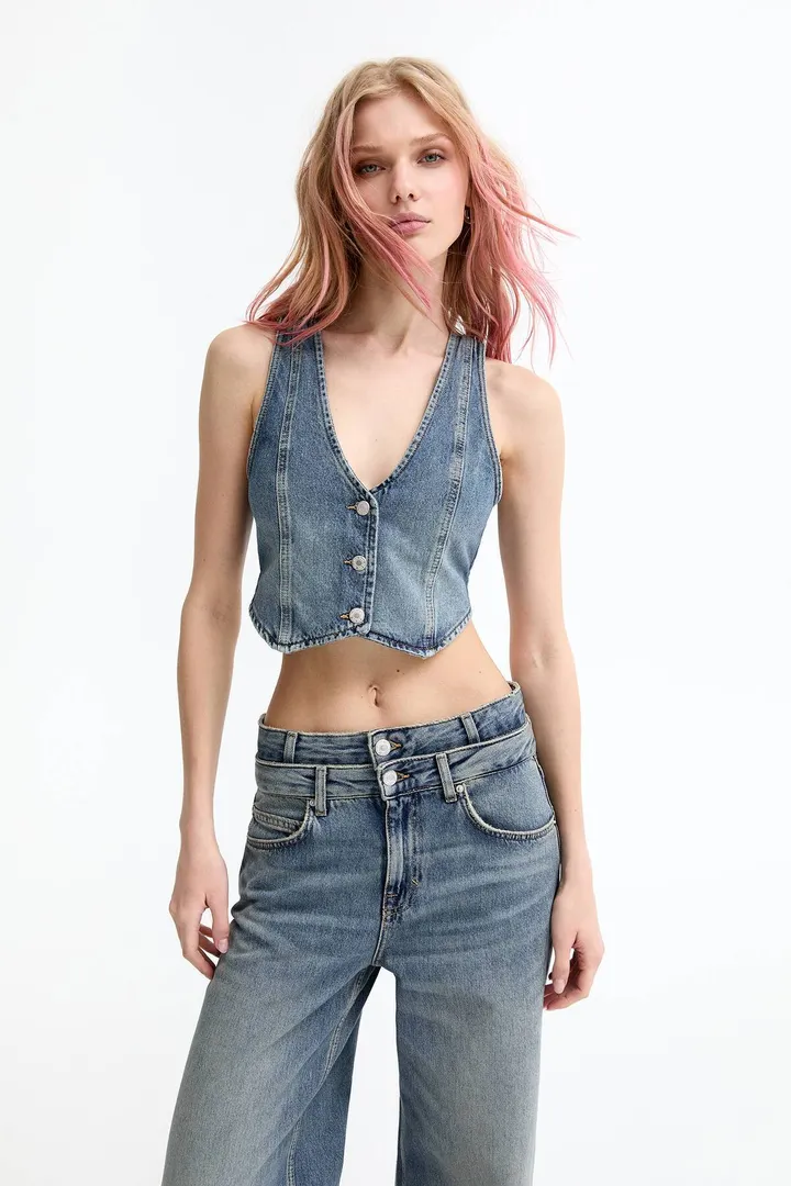 <span class="text-styled__StyledSpan-sc-d280c10c-1 dvOaRP">Pull & Bear< span>جلیقه جین بدون پشت