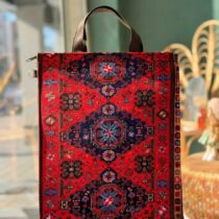ساک دستی سرو سنتی قرمز سورمه ای