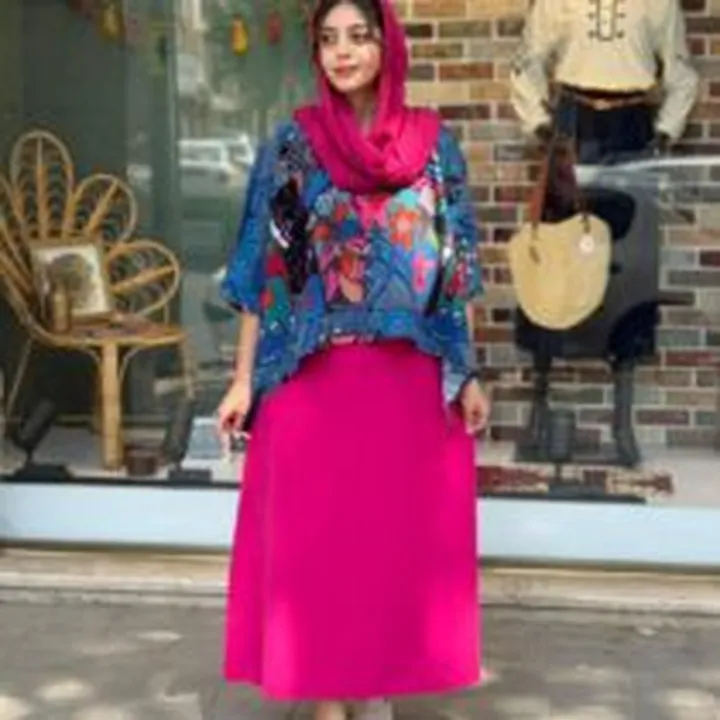 کراپ سایه آبی طرح انتزاعی