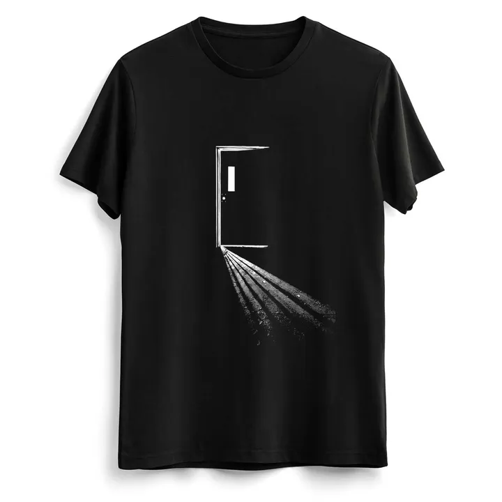 تیشرت درب نیمه باز