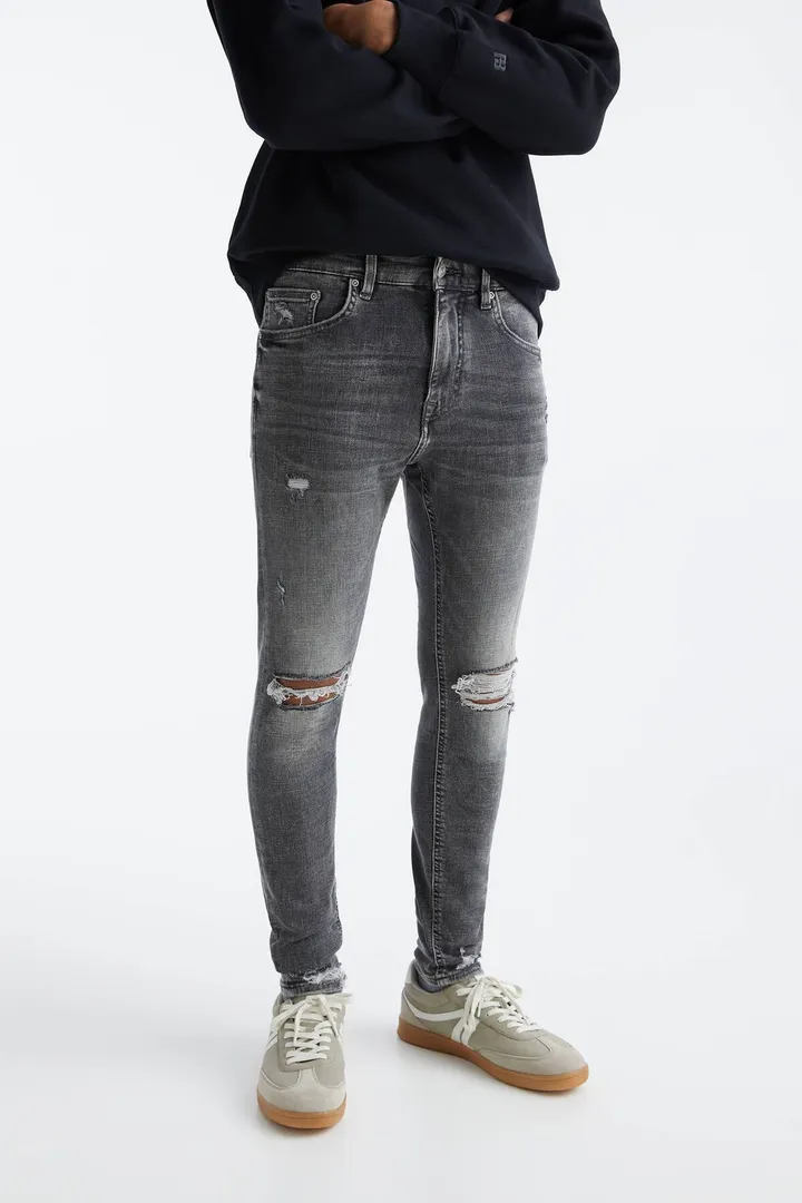 <span class="text-styled__StyledSpan-sc-d280c10c-1 dvOaRP">Pull & Bear< span>شلوار جین فوق العاده تنگ با جزئیات پاره شده