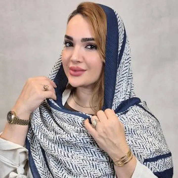 شال پلیسه سرمه ای طرحدار ۳۴۷۰۰۲۳۷