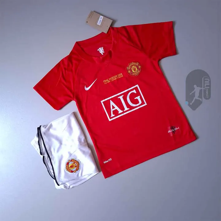 لباس اول کلاسیک منچستریونایتد - بچگانه - فصل 2007 2008 به همراه شورت ورزشی