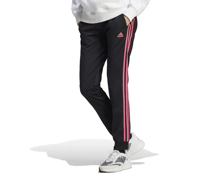 <span class="text-styled__StyledSpan-sc-d280c10c-1 dvOaRP">adidas< span>شلوار گرمکن معمولی Primegreen Essentials Warm