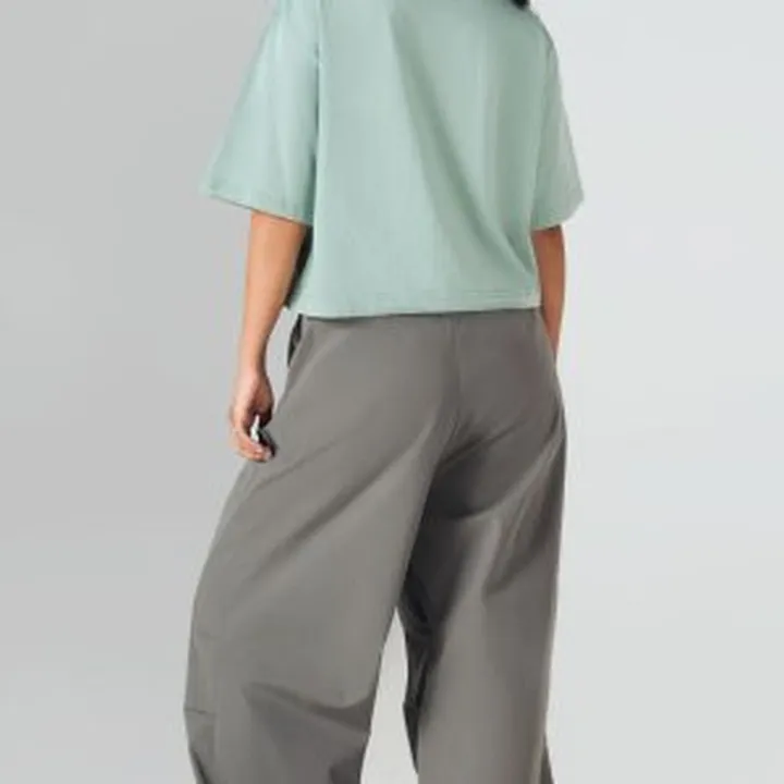 تیشرت کراپ سبز مدل کارنا | کیامورس