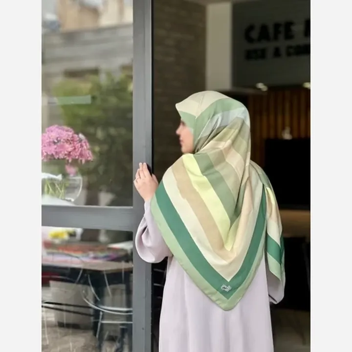 روسری نخی طرح طیفی پله ای رنگ سبز کرم (کد 02)