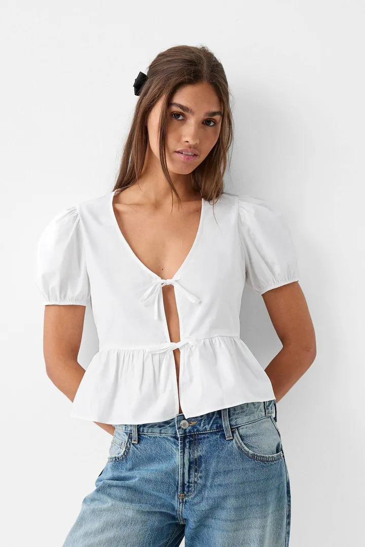 <span class="text-styled__StyledSpan-sc-d280c10c-1 dvOaRP">Bershka< span>پیراهن آستین کوتاه با جزئیات پاپیون