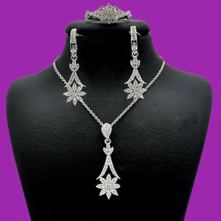 نیم ست نقره زنانه مدل بی نهایت تلسکوپی سانای کد 000126