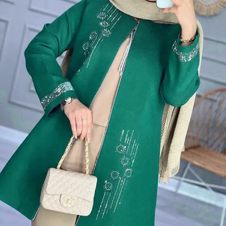 کت مجلسی جنس کرپ مازراتی نگین دوزی شده ثابت دارای سایزبندی و رنگبندی 