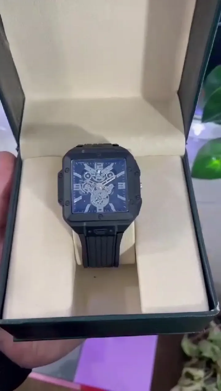 ساعت هابلوت Hublot  مردانه کیفیت عالی با جعبه کارت گارانتی باتری یدکی وارسال 