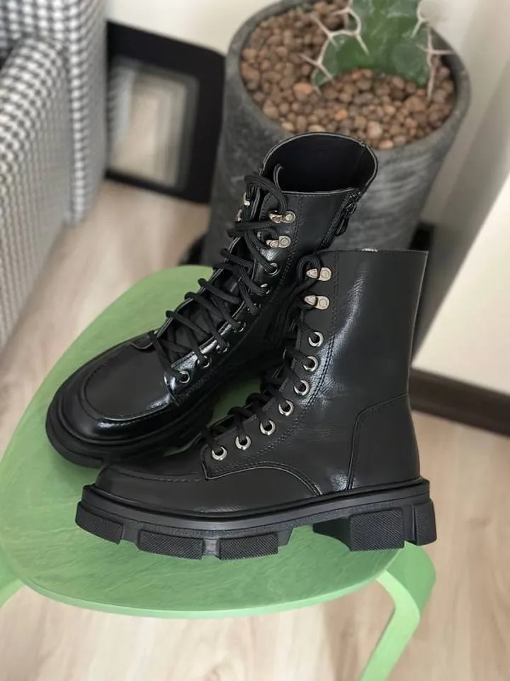 کفش نیم بوت زنانه مدل Stradivarius Flat Ankle Boots - BT10