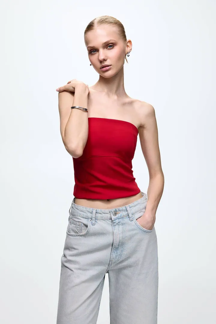 <span class="text-styled__StyledSpan-sc-d280c10c-1 dvOaRP">Pull & Bear< span>تاپ باندو یقه هالتر