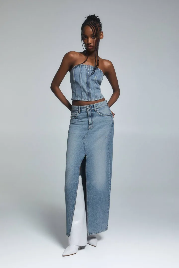 <span class="text-styled__StyledSpan-sc-d280c10c-1 dvOaRP">Pull & Bear< span>دامن جین بلند