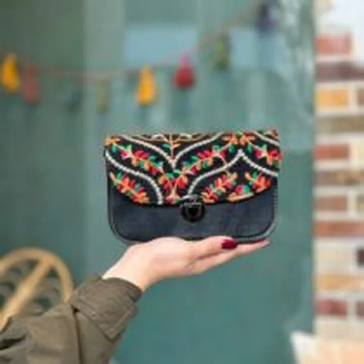 کیف سوزندوزی نارگل گندم سبز نارنجی