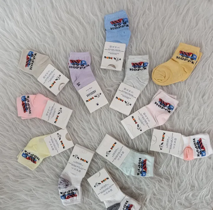 جوراب نوزادی