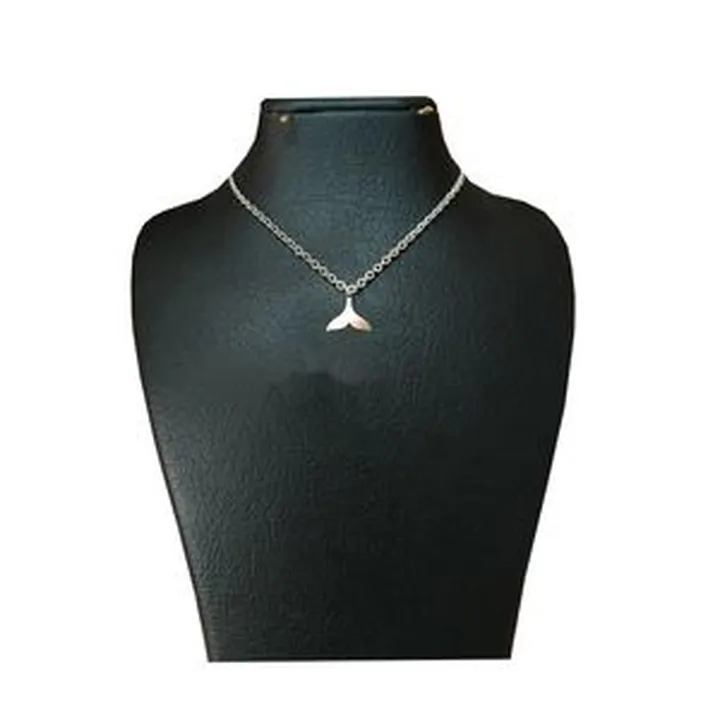 گردنبندویونج مدلاستیل طرح دم وال 01