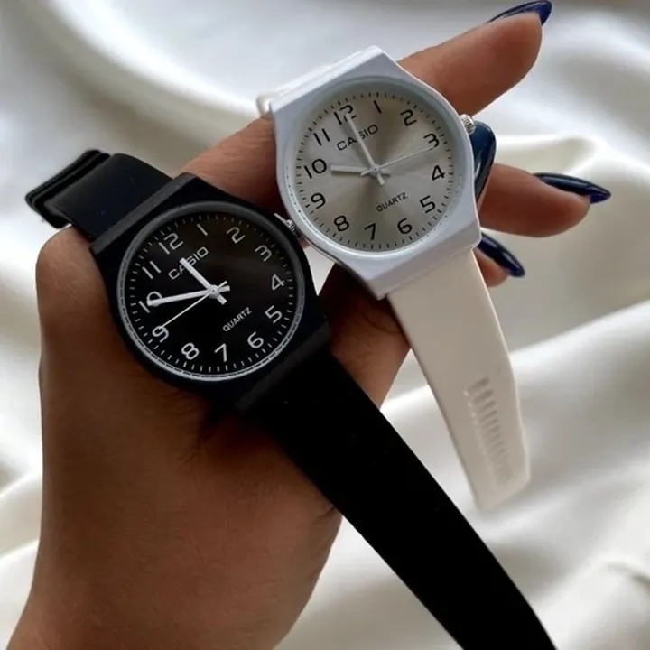 ساعت مچی زنانه و دخترانه کاسیو بند pu پیو (سیلیکونی) Casio سفید و مشکی کد9390