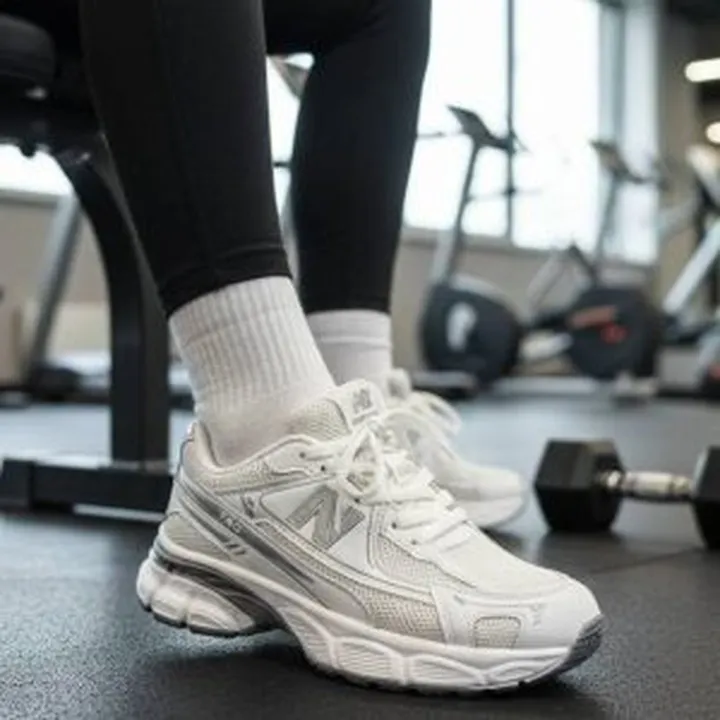 کتونی نیوبالانس سفید ۳۳۰۰۰۴۶۷