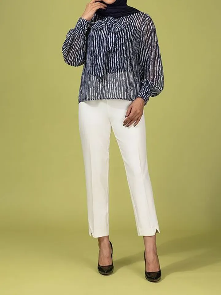 بلوز زنانه مجلسی حریر طرح دار یقه کرواتی روناک سرمه ای