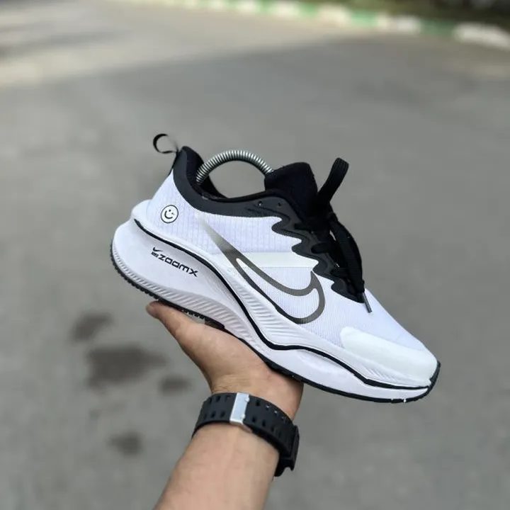 Nike zoomx(سفید)