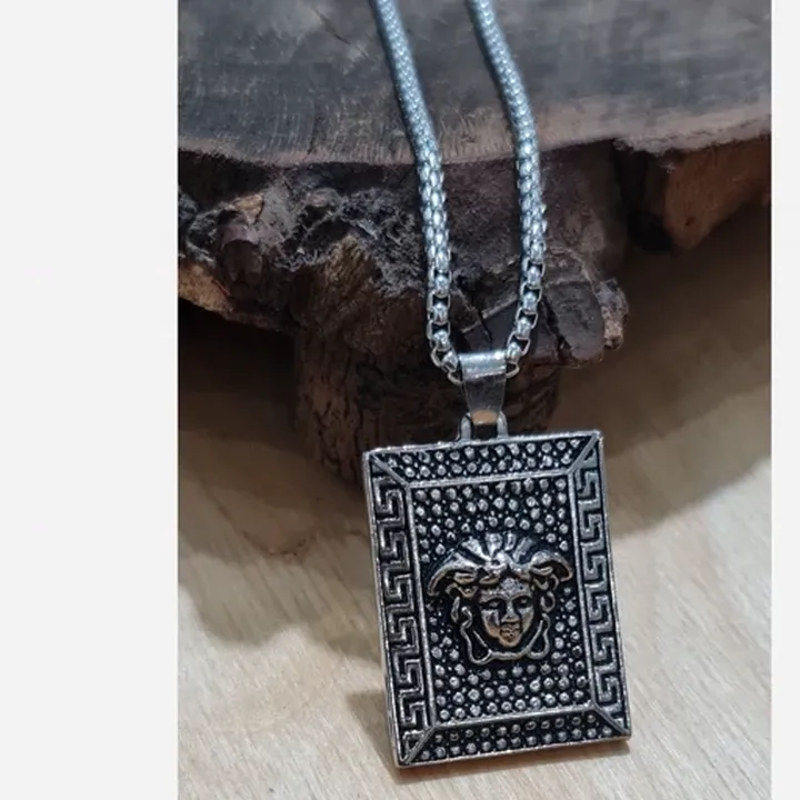 گردنبند ورساچ مستطیلی اسپرت