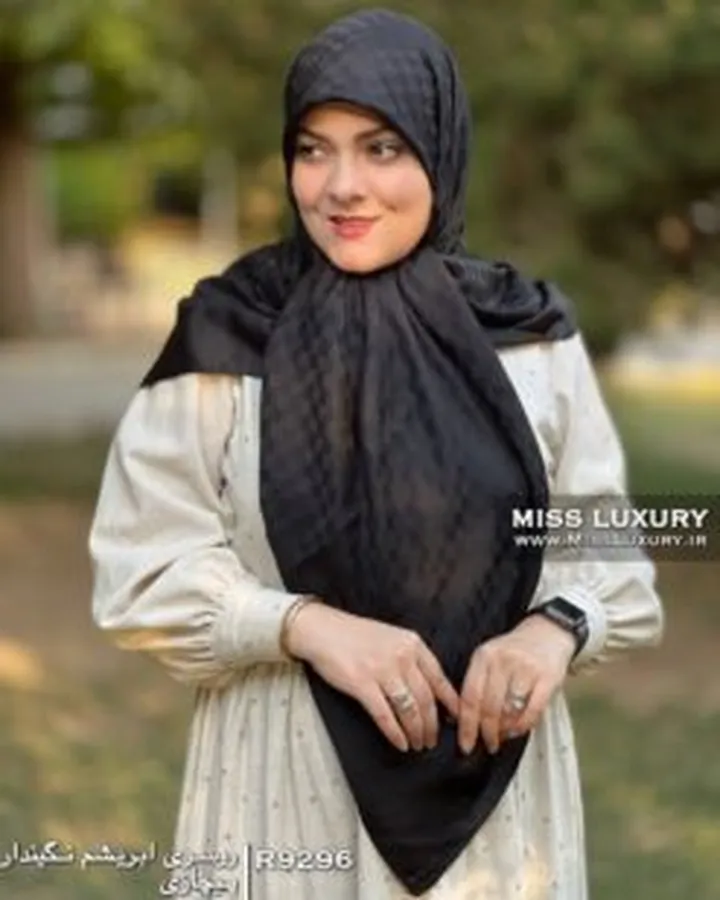 روسری ابریشم نگین دار پیچازی R9296