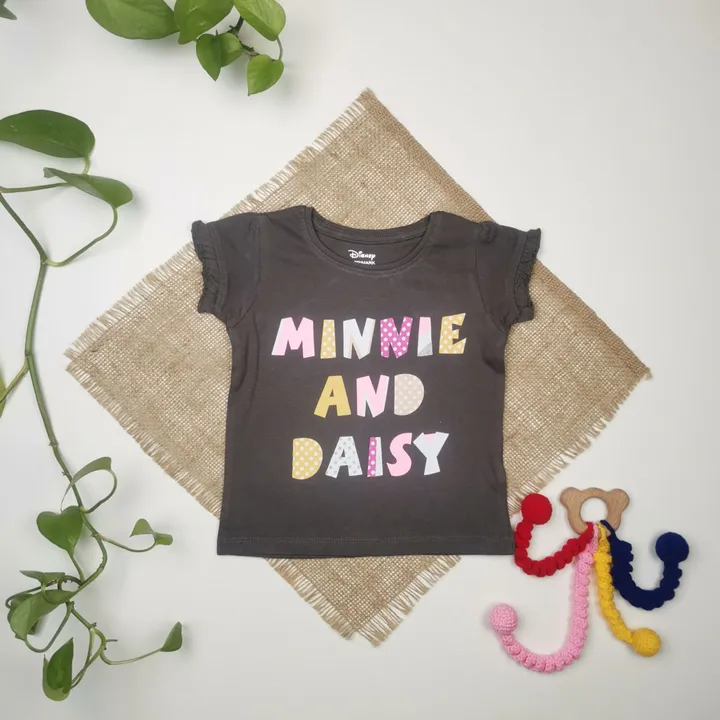 تیشرت نوزادی دخترانه آستین کوتاه برند disney طرح پرک پرکی نوشته دار طوسی رنگ