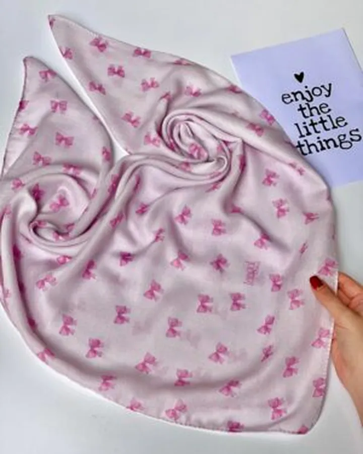 اسکارف پاپیونی