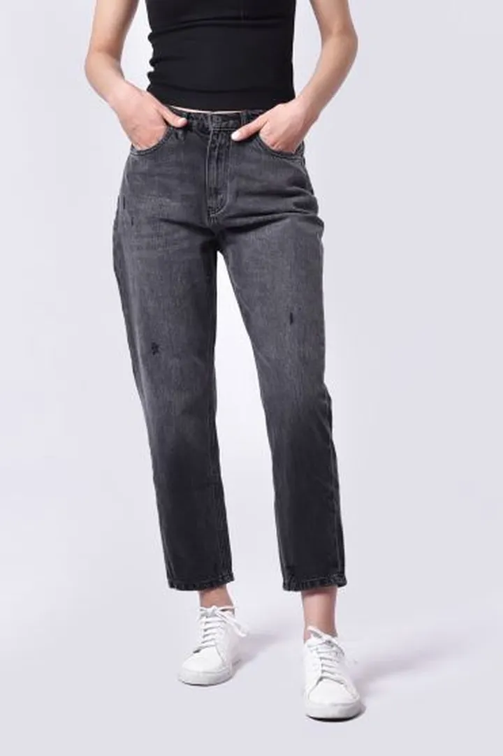 شلوار جین مام فیت
