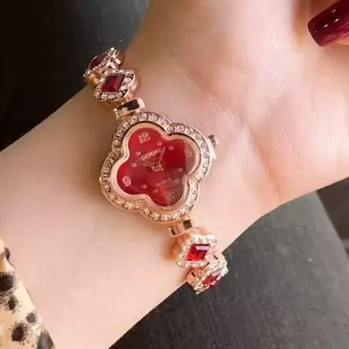 ساعت مچی زنانه ( دخترانه) زنونه ونکلیف دستبندی قرمز (چری) آلبالویی -جدید کد2992