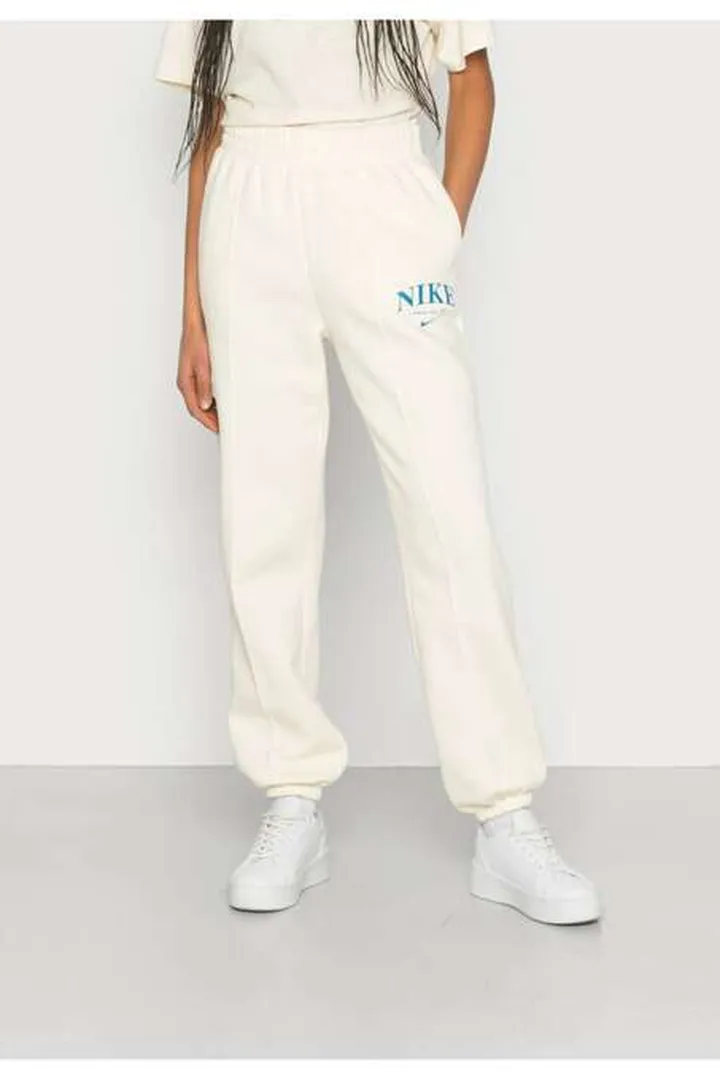 شلوار پیاده روی زنانه نایک