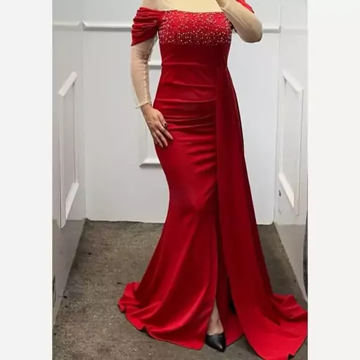 لباس مجلسی زنانه دارای بند دکلته