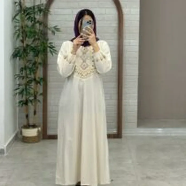 پیراهن گلنار کرم استخونی