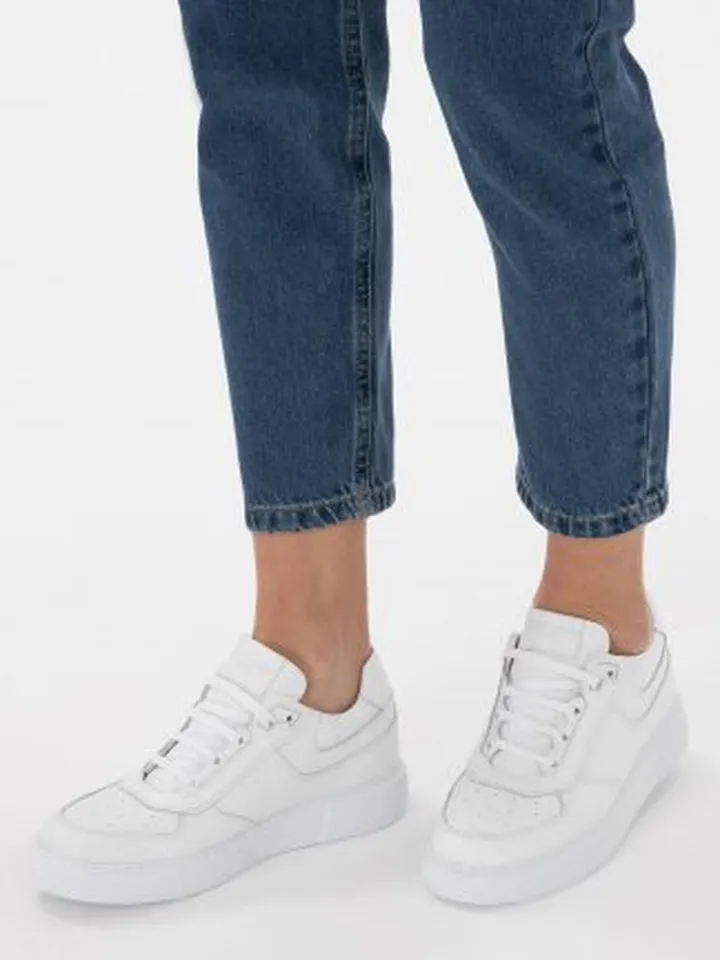 کفش کتانی و اسپرت زنانه سفید پیرکاردین