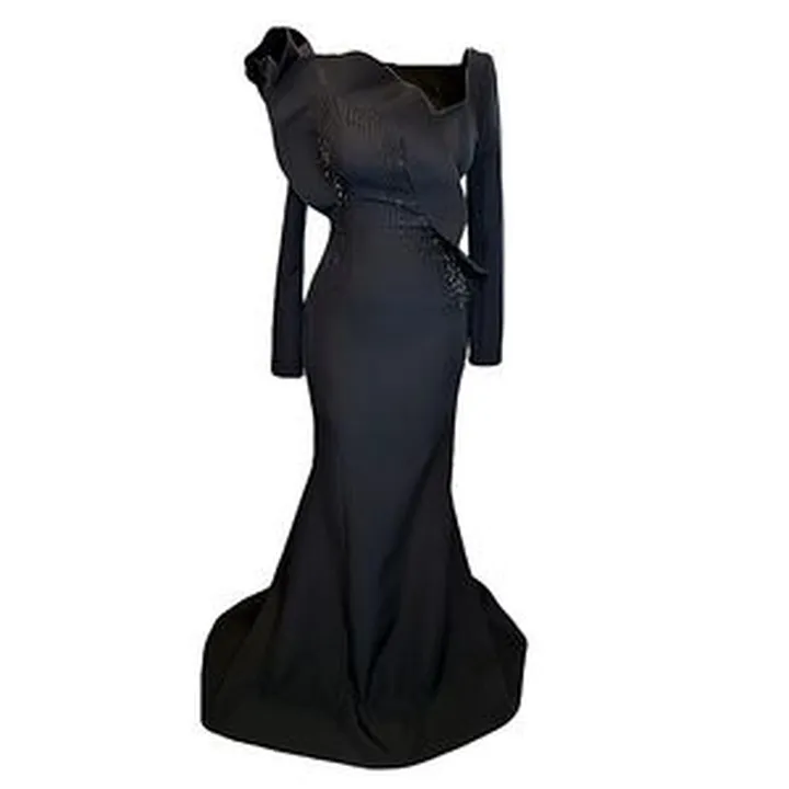 پیراهن یقه خشتی زنانه مدل ماکسی سرشانه گل رز رنگ مشکی