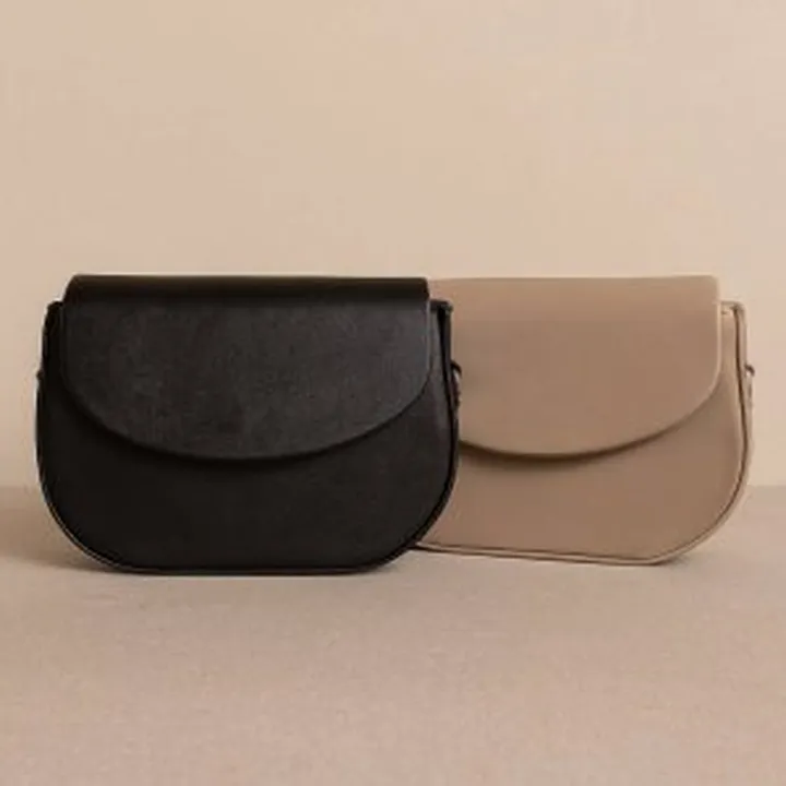 کیف نیم گرد چرم ۴۴۸۰۰۱۲۴