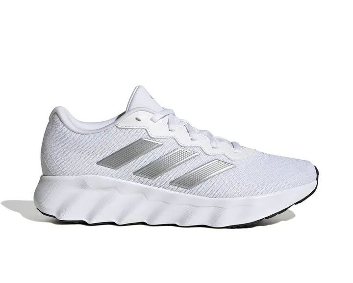 <span class="text-styled__StyledSpan-sc-d280c10c-1 dvOaRP">adidas< span>کفش دویدن Adidas Switch Move