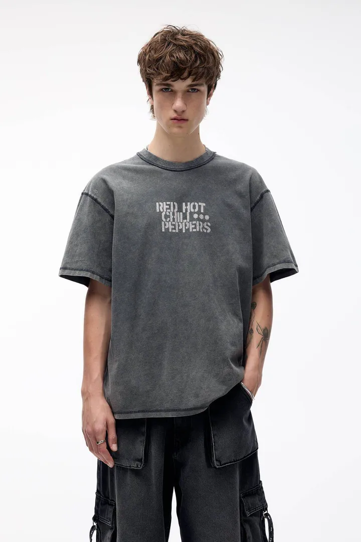 <span class="text-styled__StyledSpan-sc-d280c10c-1 dvOaRP">Pull & Bear< span>تیشرت قرمز تند فلفل قرمز