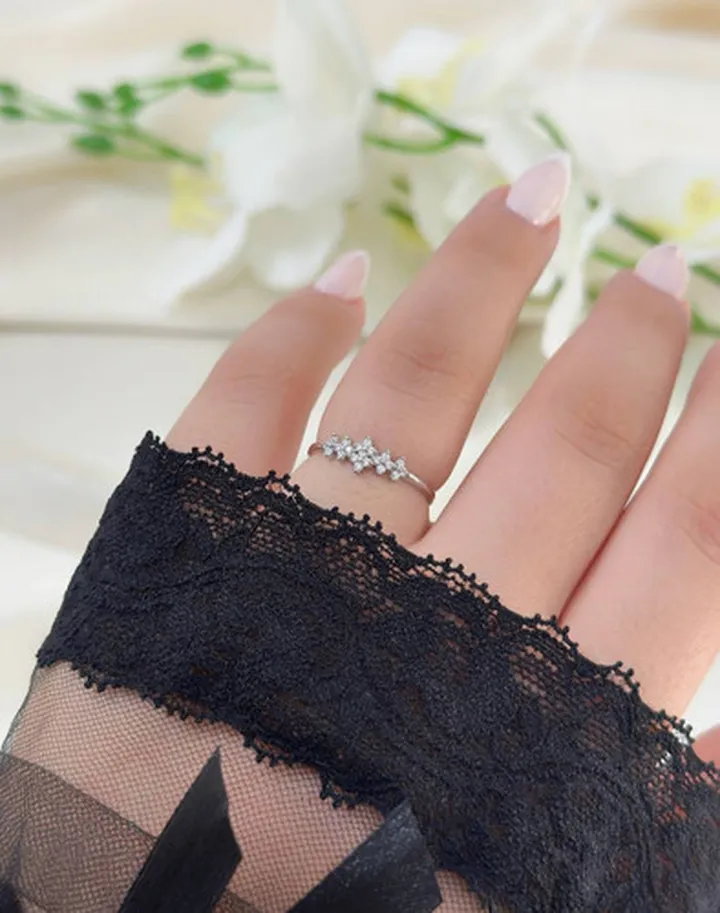 ۰۱۸۱. انگشتر نقره مدل ونکلیف ظریف