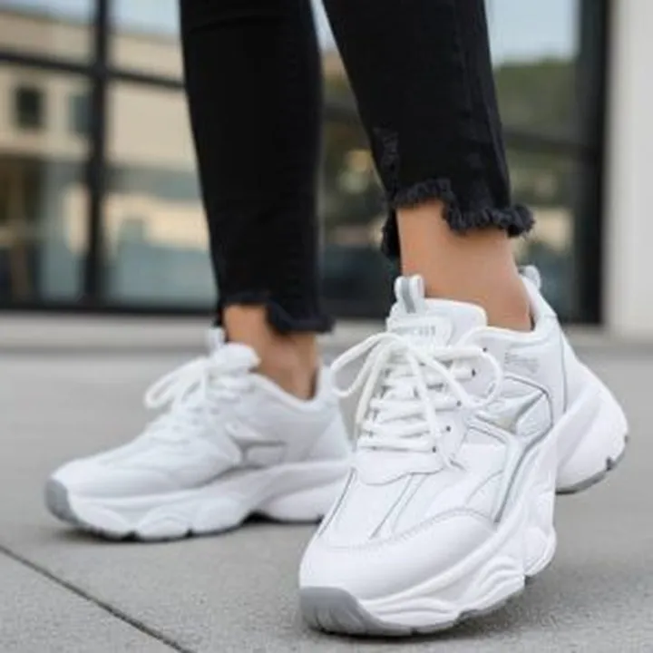 کتونی سفید اسپرت ۳۳۰۰۰۴۷۲