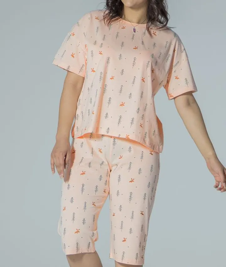 ست زنانه تیشرت و شلوارک طرح گوزن