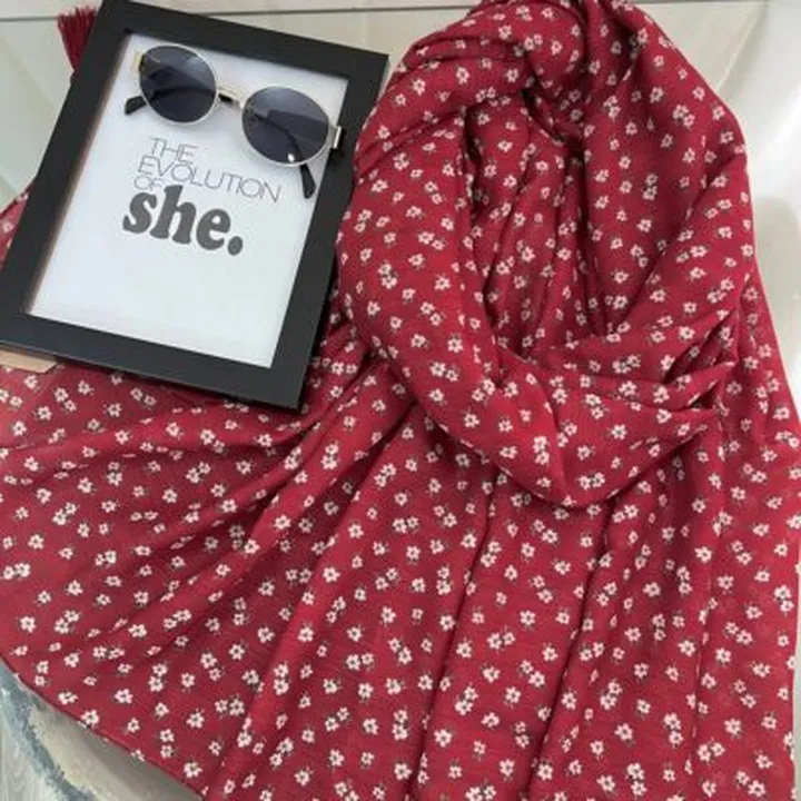 شال اسکارلت