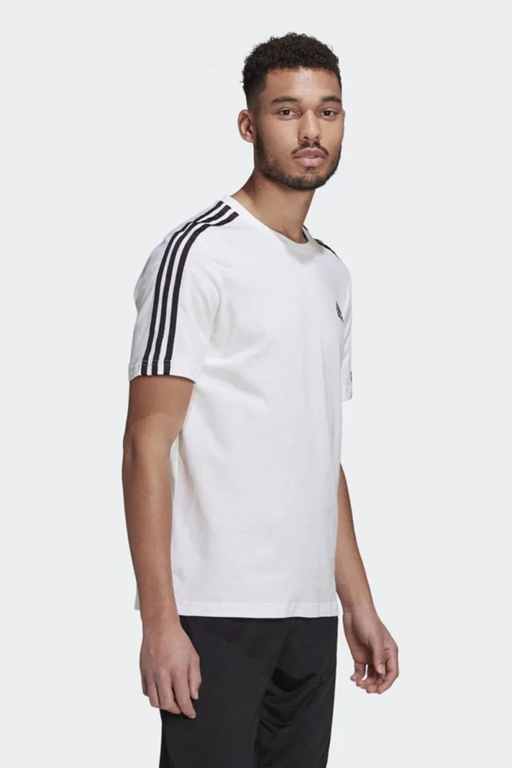 <span class="text-styled__StyledSpan-sc-d280c10c-1 dvOaRP">adidas< span>تیشرت مردانه مشکی Gl3733 M 3s Sj T Crew Neck Regular Fit White