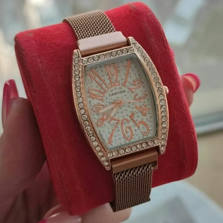 ساعت مچی زنانه بند حصیری قاب نگینی کارتیر Cartier