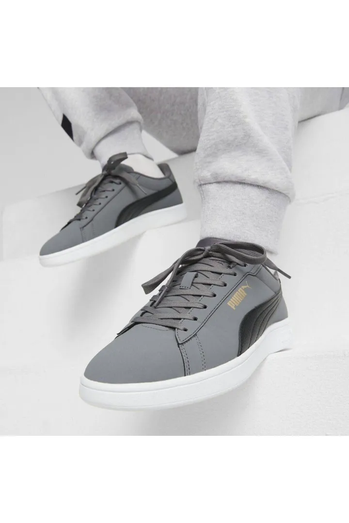 <span class="text-styled__StyledSpan-sc-d280c10c-1 dvOaRP">Puma< span>Smash 3.0 Buck Unisex Grey Sneaker