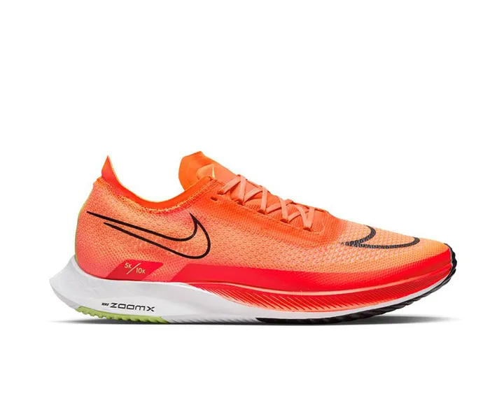 <span class="text-styled__StyledSpan-sc-d280c10c-1 dvOaRP">Nike< span>کفش دویدن Zooms Streakfly